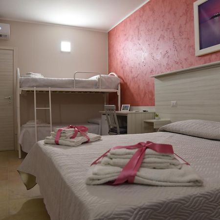 B&B La Graticola Ristorante Pizzeria Trepuzzi ภายนอก รูปภาพ