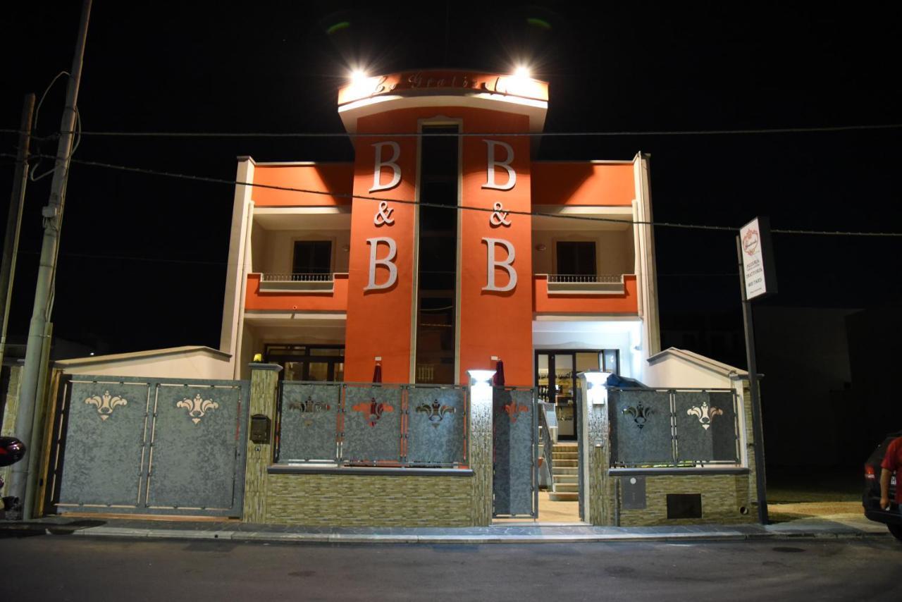 B&B La Graticola Ristorante Pizzeria Trepuzzi ภายนอก รูปภาพ