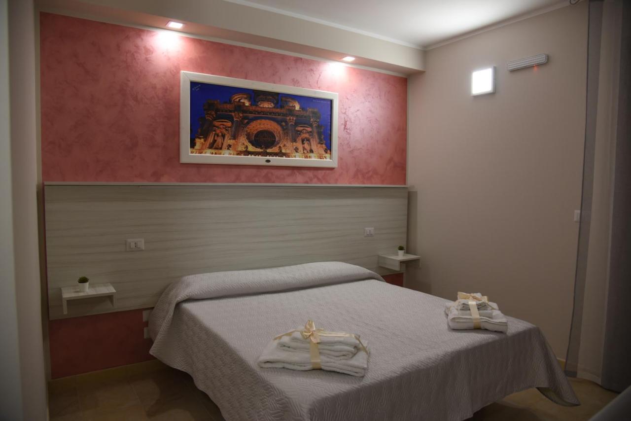 B&B La Graticola Ristorante Pizzeria Trepuzzi ภายนอก รูปภาพ