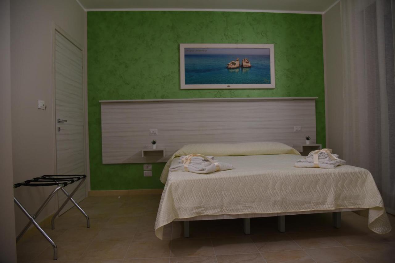 B&B La Graticola Ristorante Pizzeria Trepuzzi ภายนอก รูปภาพ